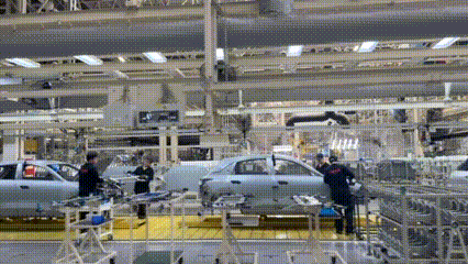 四川领克汽车制造有限公司智能生产线。人民网记者 申佳平摄