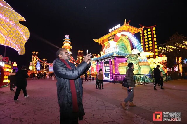自贡灯会喜迎天下客