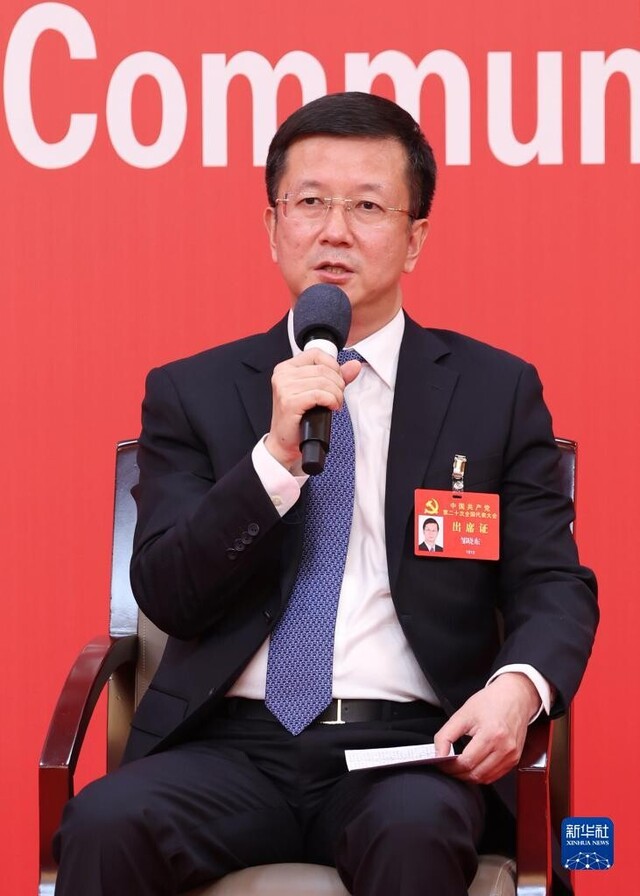 这是中央和国家机关工委副书记邹晓东在回答记者提问。新华社记者 张玉薇 摄