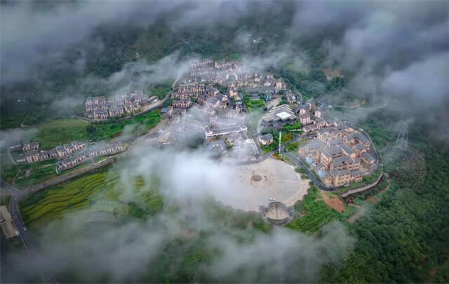 俯瞰西昌市海南街道白庙村。沙马尔哈供图