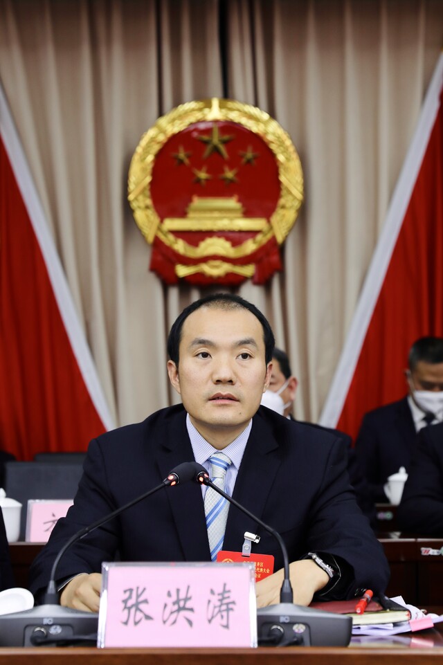 ▲区委书记张洪涛讲话