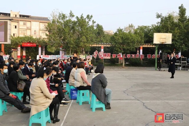 开展形式多样的宣传宣讲，推动党的创新理论走进千家万户