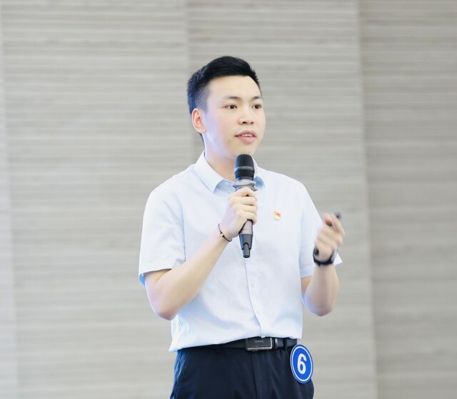市政府办曾宣翔《如何更好地领会把握“以人民为中心”的发展思想》