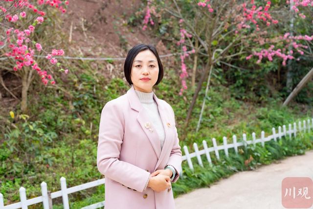 全国人大代表，隆恩村党支部书记、村委会主任刘艳英。