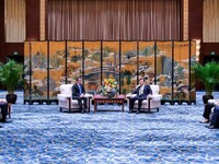 王晓晖施小琳会见厄瓜多尔总统诺沃亚