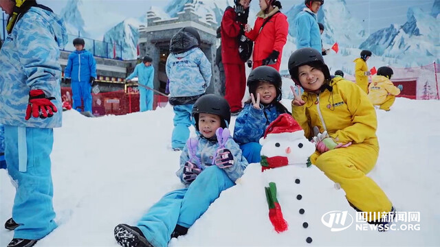 热雪奇迹玩雪游客.jpg