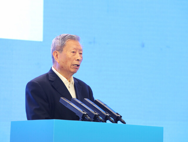 ▲中国工程院院士刘大响发言