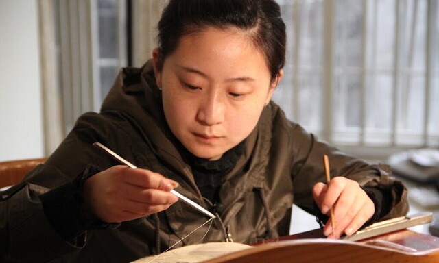龚倩在工作中