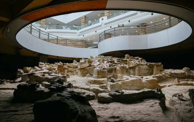 保留完好的恐龙遗迹 记者 宋姿熠 摄.jpg