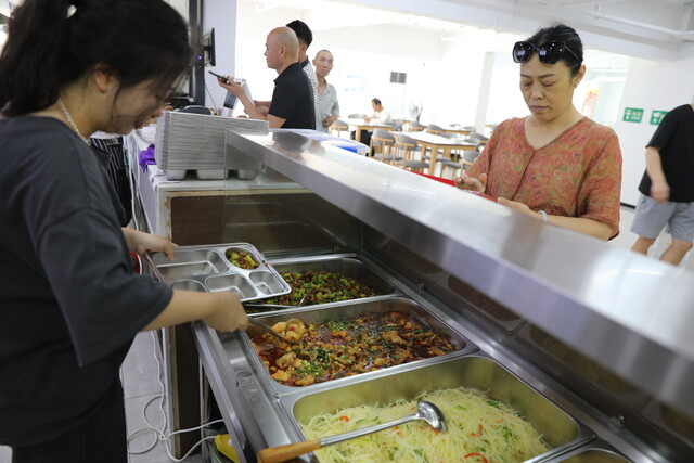 胜利路社区食堂 (28).JPG