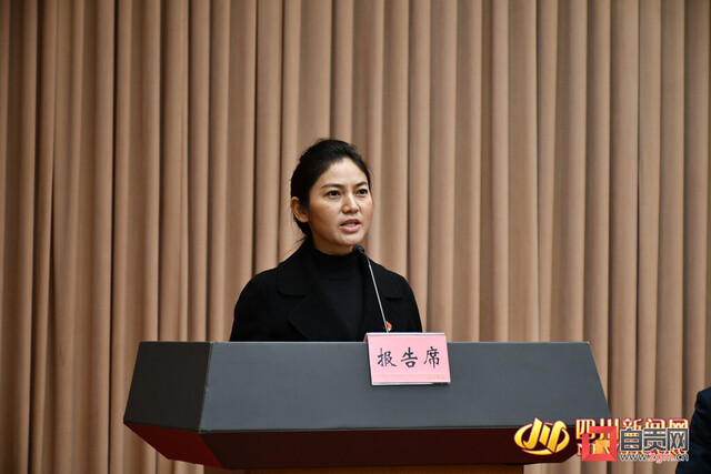 阿坝州金川县委宣传部副部长、县融媒体中心主任罗小琴分享了她与罗从兵并肩战斗的岁月故事。