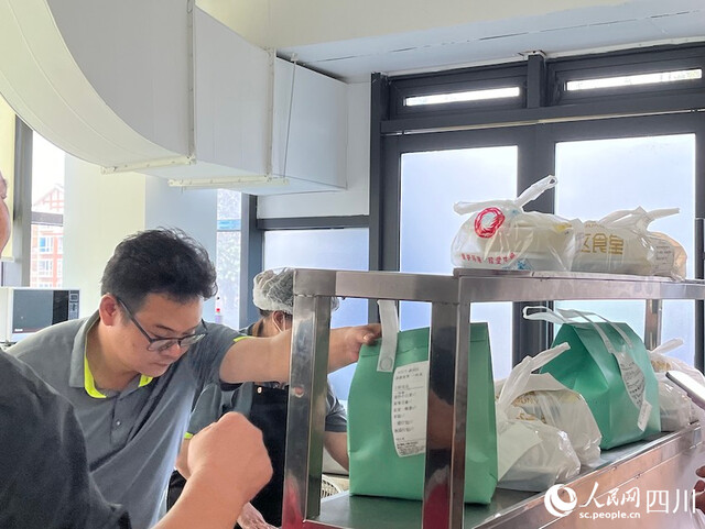 外卖是源食堂的主要订单来源。人民网记者 郭莹摄