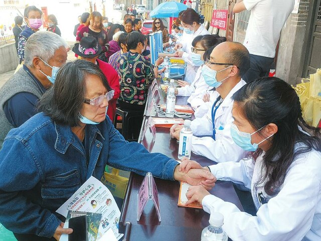 义诊活动走进老街子社区