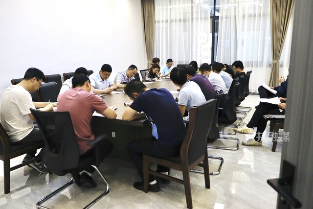 分组讨论.JPG