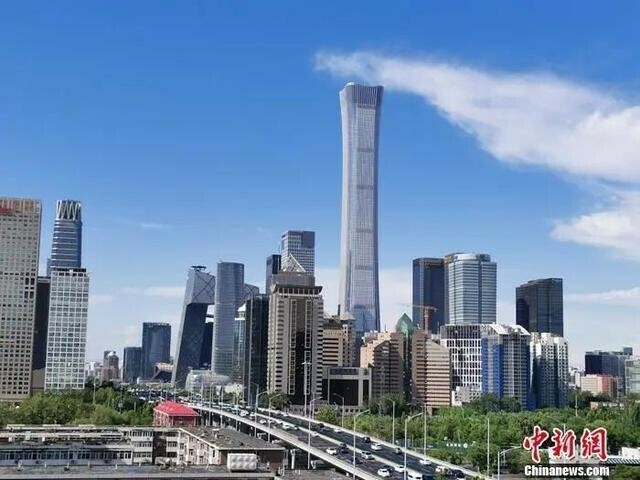 资料图：北京的蓝天白云。中新网记者 李金磊 摄