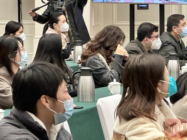 报告感动现场听众。