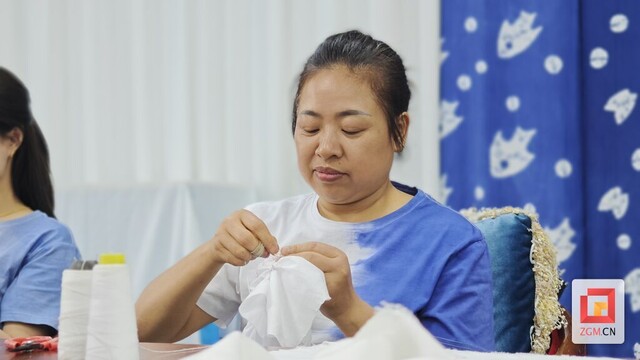 自贡扎染代表性传承人常丽先.jpg