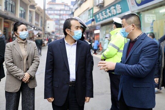 12.23：区委书记张洪涛实地督导我区创文工作-1.jpg