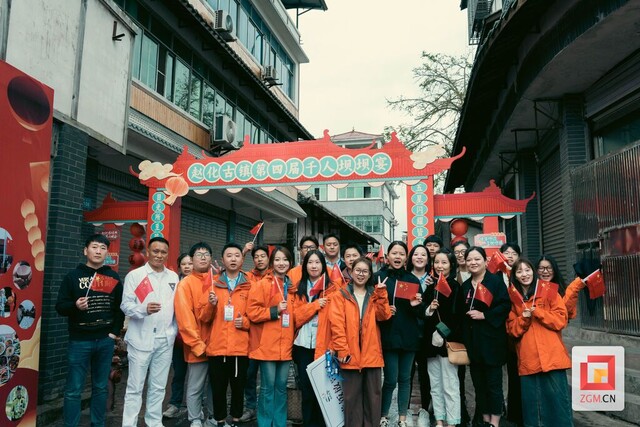 拥有向下扎根的力量，方得向上生长的繁华.jpg